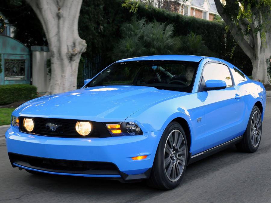  Ford Mustang GT 2010 года  (фото 192 из 213)